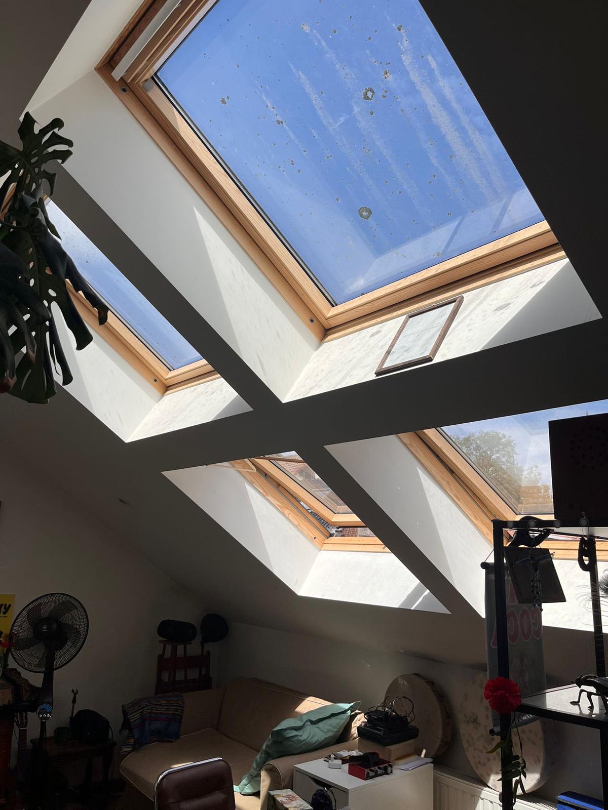 Fenêtres de toit avant la pose du film solaire Silver 385 XC